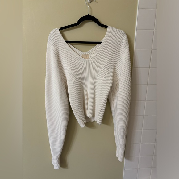 H&M cream sweater- last season - Picture 1 of 1